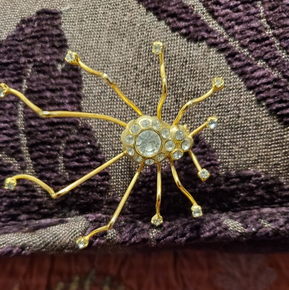 Swarovski Crystal & Gold Colored Metal Spider Pin - Picture 2 of 3